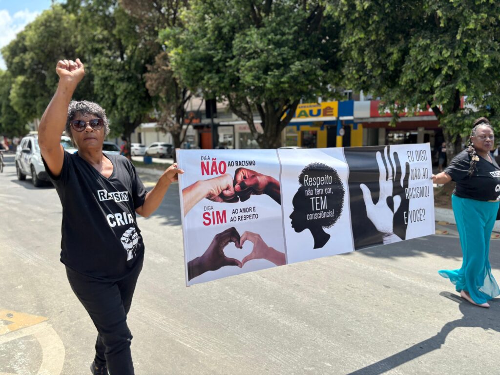 Passeata antirracista em Guaçuí