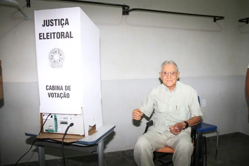 aposentado vai às urnas em Mimoso do Sul