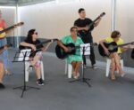 Aulas de violão em Cariacica ajudam idosos a sair da depressão