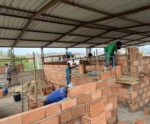Voluntários se unem para construir salas de catequese em Cachoeiro
