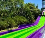 Tem coragem? Parque aquático no Nordeste inaugura atração radical com toboágua de 65 metros!