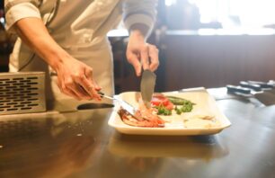 Oportunidade para auxiliar de cozinha em Cachoeiro; confira Oportunidade / Vagas de emprego em Cachoeiro