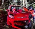 Acidente deixa motorista presa às ferragens na BR-262