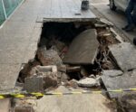 Urgente! Buraco se abre em calçada de avenida movimentada em Cachoeiro