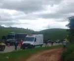 Motorista morre após peça de carreta atingir veículo na BR-101, em Iconha