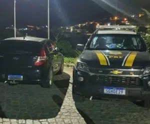 PRF recupera veículo clonado na BR-101, em Rio Novo do Sul Carro recuperado na BR-101