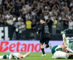 Corinthians vence o Palmeiras e se afasta da zona de rebaixamento