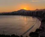 Descubra um ponto espetacular para ver o pôr do sol em Guarapari
