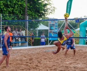 Torneio de futevôlei e altinha agitam o final de semana no ES Competição de futevôlei no ES