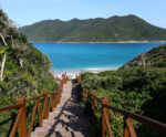 Incrível! Escadaria de 255 degraus leva até uma das praias mais lindas do Brasil