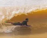 Litoral do Espírito Santo é destino certo para quem gosta de ondas
