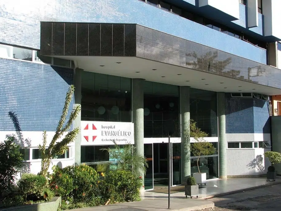 fachada hospital-evangelico