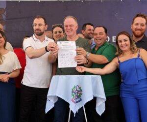 Renato inaugura Praça São Pedro e anuncia investimentos em Anchieta