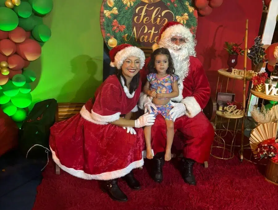 Vandinho, vereador de Cachoeiro vestido de Papai Noel