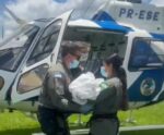 Vídeo | Bebê sofre queimaduras e é socorrida de helicóptero no ES