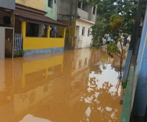 Temporal alaga ruas e causa transtornos em Apiacá