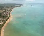Conheça a praia do ES que une natureza preservada e estrutura completa