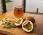 Sabores tropicais em copos artesanais: a riqueza das sours capixabas