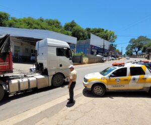 Agentes de trânsito e GCM intensificam fiscalização em Cachoeiro