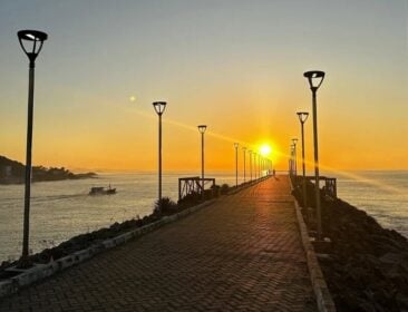 Conheça o píer no ES que virou cenário para fotos e passeios ao entardecer
