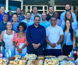 Jerônimo Monteiro: prefeito inicia mandato com café com servidores Zé Valério café da manhã