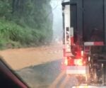 Venda Nova: forte chuva causa alagamento e congestionamento na BR 262