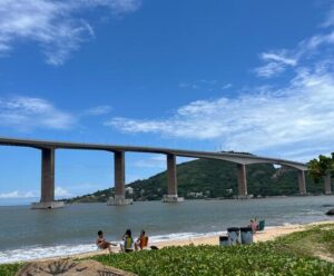 Conheça praia isolada com vista para a Terceira Ponte praia Terceira Ponte