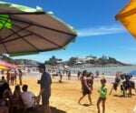 Com calor recorde, Capixabas lotam praias do Litoral Sul