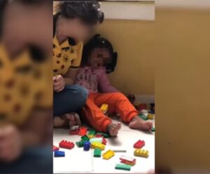 Mãe acusa professora de agressão em creche de Marataízes agressão na escola Marataízes