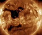 Cratera no sol: tempestade solar pode atingir a Terra nesta semana