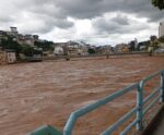 Cachoeiro de Itapemirim em alerta: nível do rio fica acima do normal