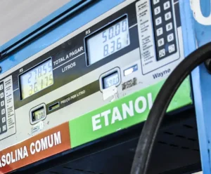 Gasolina vai subir em fevereiro? Confira a resposta para o seu estado Imagem ilustrando que o preço da gasolina vai subir
