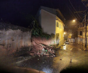 Temporal causa estragos em Alegre; Prefeitura avalia impacto
