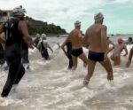 Amantes do esporte vão atravessar praia de Iriri a nado