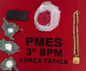 Suspeito é detido com cocaína durante abordagem em cidade do Caparaó Drogas no Caparaó