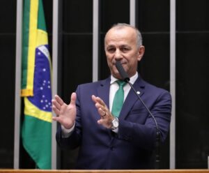 Projeto prevê punição para escola que recusar matrícula de aluno
