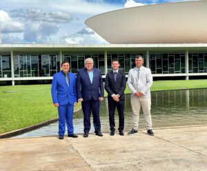 Em Brasília pelo Desenvolvimento de Apiacá por Meio de Recursos Federais