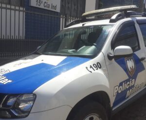 Homem atira na ex-esposa e tenta contra a própria vida em cidade do ES Viatura da PM