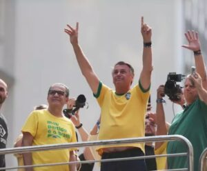 Bolsonaro desiste de ‘único ato’ e convoca protesto por anistia em SP