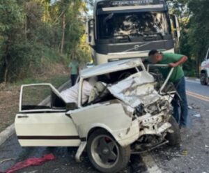 acidente na 262 em pedra azul
