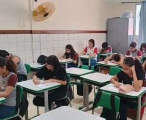 alunos em sala de aula