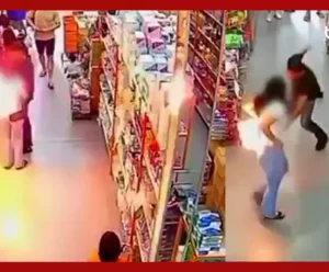 Celular explode no bolso de jovem durante compras; veja vídeo Foto ilustra celular explode bolso