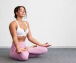 Yoga para aliviar dor abdominal em corredores iniciantes