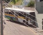 Acidente com ônibus escolar deixa crianças feridas em Venda Nova