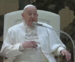 Papa Francisco passa ‘noite tranquila’ e tem quadro de saúde ‘estável’