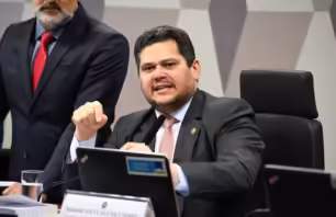 Alcolumbre admite que não pode barrar CPMI do INSS no Congresso