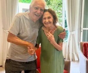 Carlos Alberto de Nóbrega se encontra com Laura Cardoso: ‘Ícone’