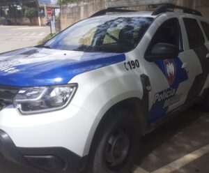 Vídeo | PM apreende drogas e balança de precisão em Guaçuí Viatura da Polícia Militar - Apiacá - Mimoso do Sul