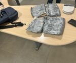 Homem é preso com cocaína na mala no Aeroporto de Vitória