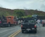 VÍDEO | Caminhão de cerveja tomba e moradores saqueam carga em Ibatiba